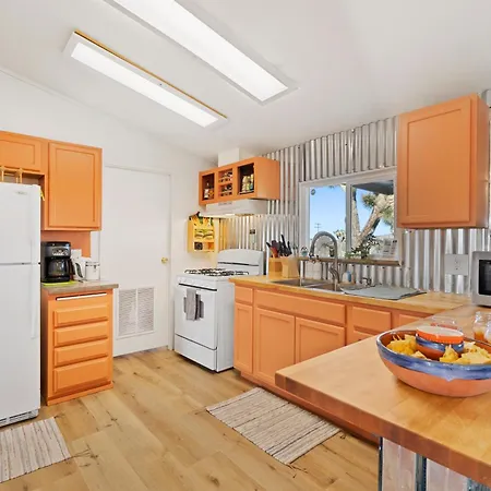 Joshua Tree Sunrises And Sunsets, Hot Tub, Star Gazing, Pet Friendly Villa Yucca Valley Exterior photo