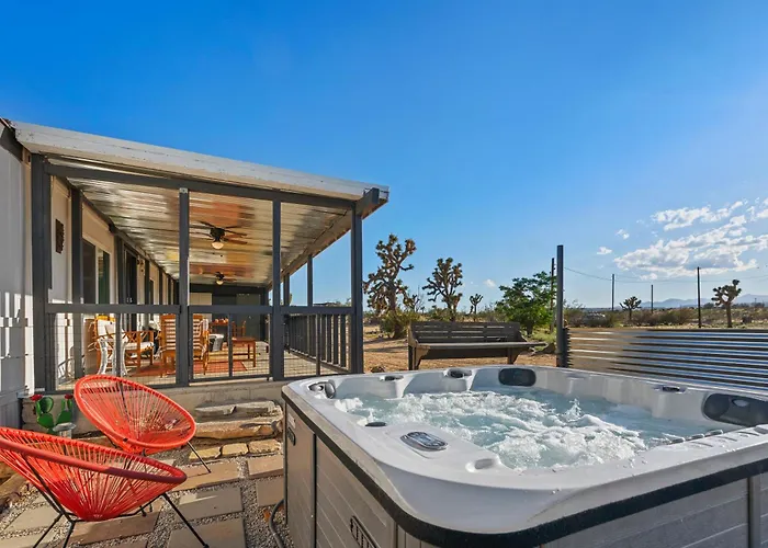 Joshua Tree Sunrises And Sunsets, Hot Tub, Star Gazing, Pet Friendly