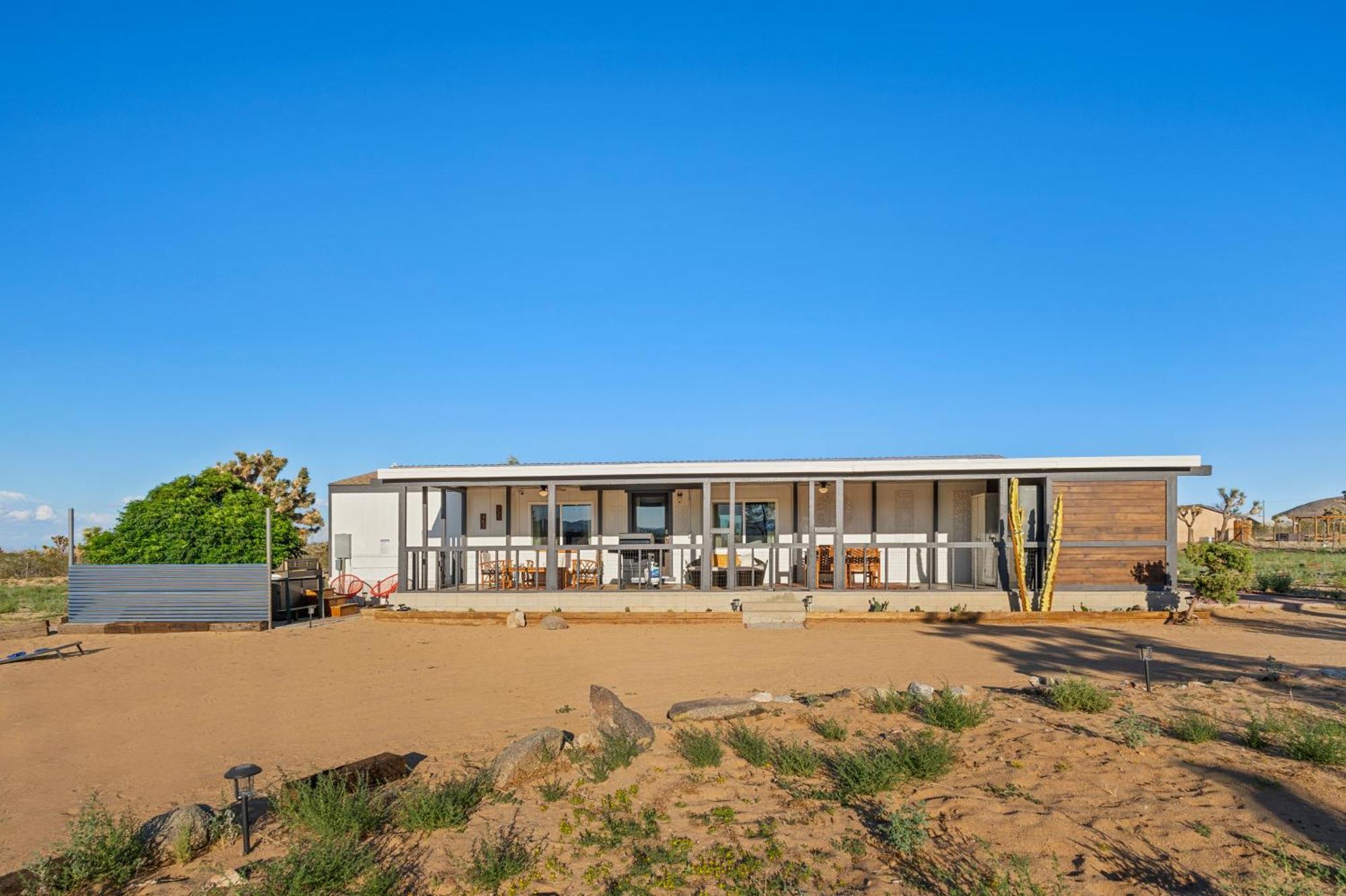 Holiday home Joshua Tree Sunrises And Sunsets, Hot Tub, Star Gazing, Pet Friendly