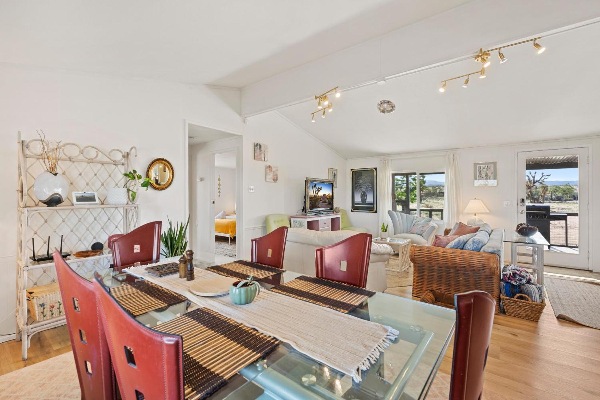Holiday home Joshua Tree Sunrises And Sunsets, Hot Tub, Star Gazing, Pet Friendly