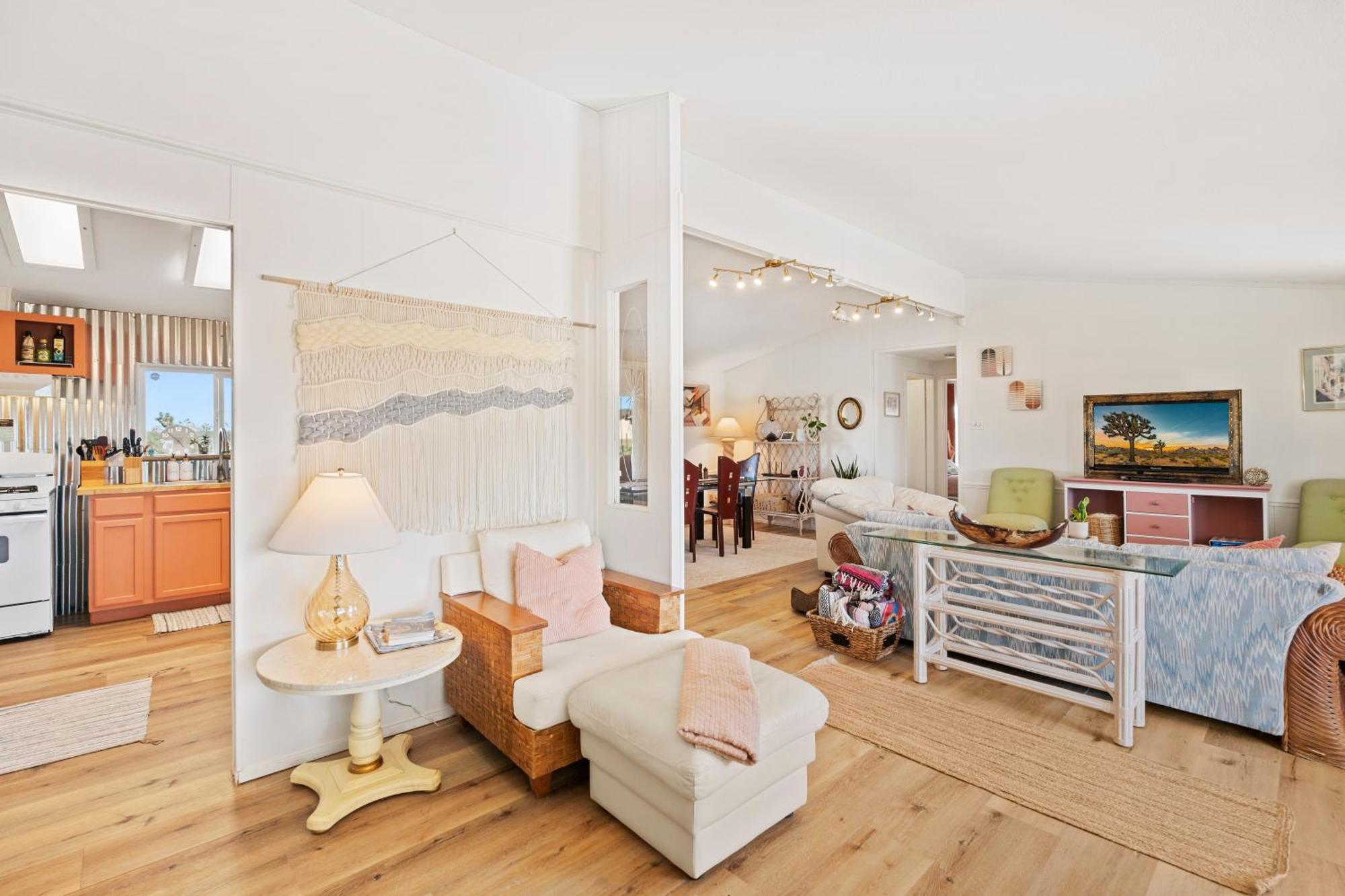 Holiday home Joshua Tree Sunrises And Sunsets, Hot Tub, Star Gazing, Pet Friendly *