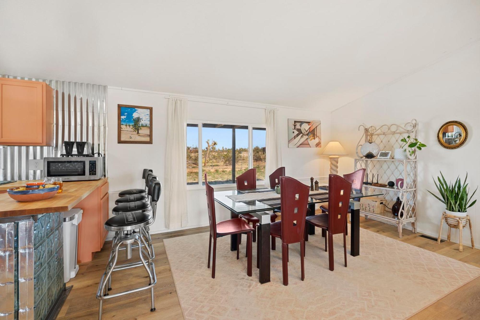 Joshua Tree Sunrises And Sunsets, Hot Tub, Star Gazing, Pet Friendly Yucca Valley