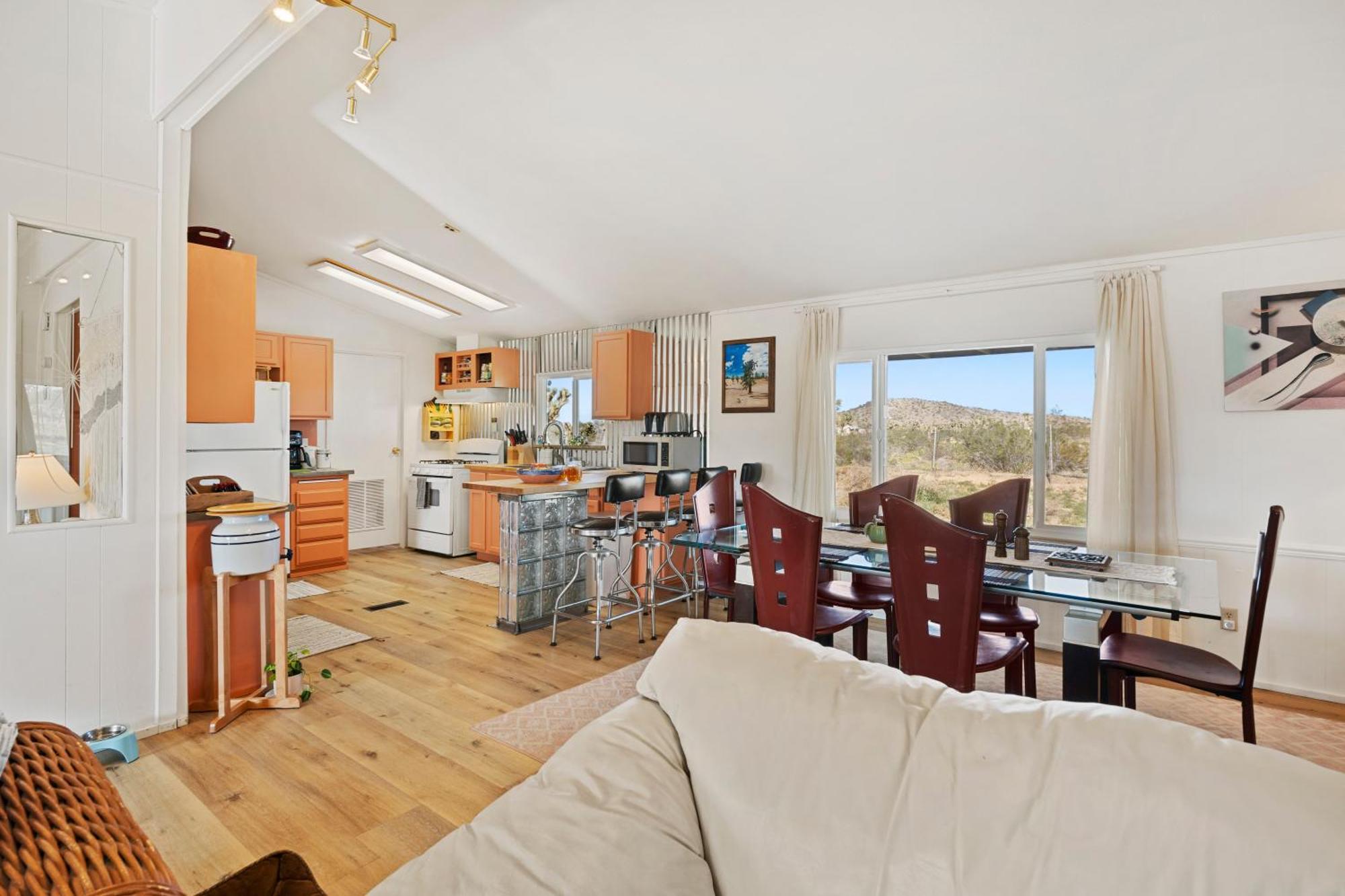 Holiday home Joshua Tree Sunrises And Sunsets, Hot Tub, Star Gazing, Pet Friendly